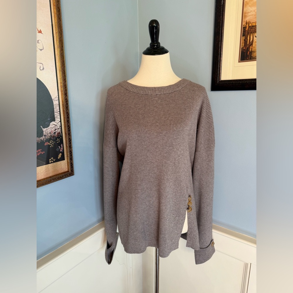 NWT Gray Women's Ribbed Sweater with Slit and 3 Tortoise Shell-Style Button Deta